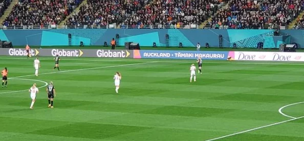 胜利足球球员装备全解析：精选球员卡助力赛场辉煌表现