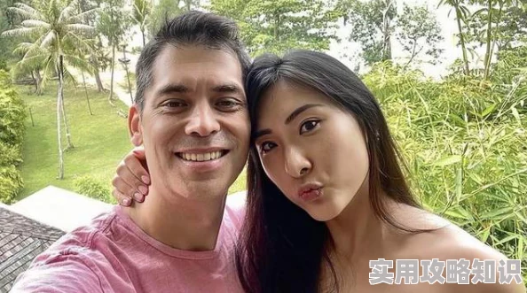 帅哥插美女据传二人早已隐婚育有一子现居国外豪宅